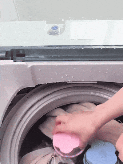 Laundry hair catcher used with PawTidy™ set – removes pet hair during washing cycles